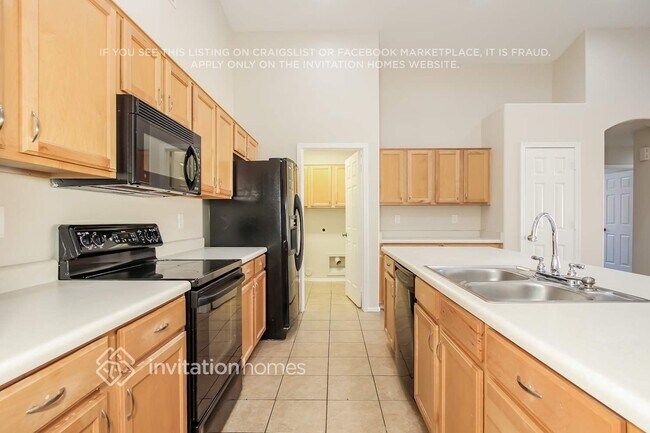 Building Photo - 12842 W Windrose Dr