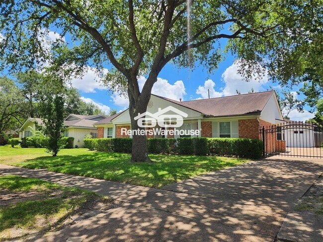 Foto del edificio - 8407 Sharpcrest St