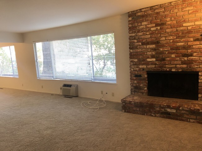wood burning fireplace - 2096 Ascot Dr
