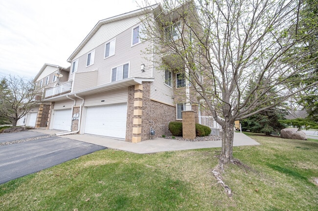 Foto del edificio - 6988 S Park Dr