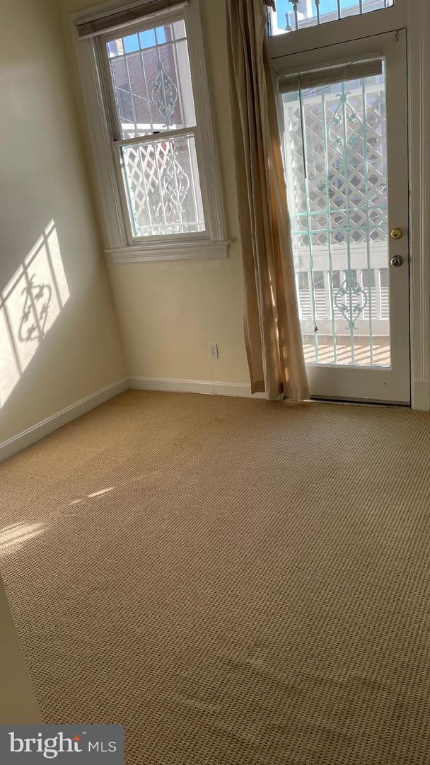 Foto del edificio - 1944 Calvert St NW