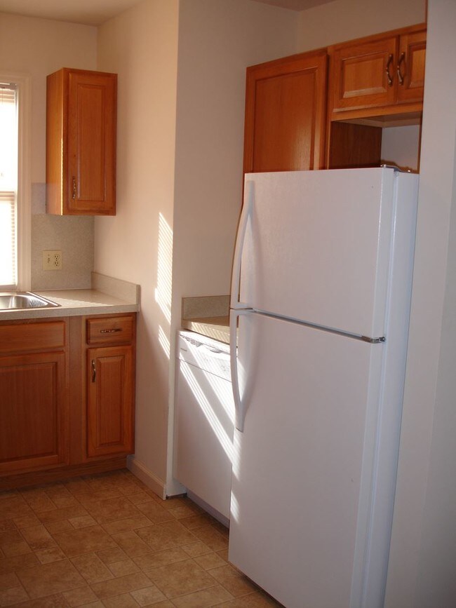 Building Photo - 1637 CHADWICK Cir