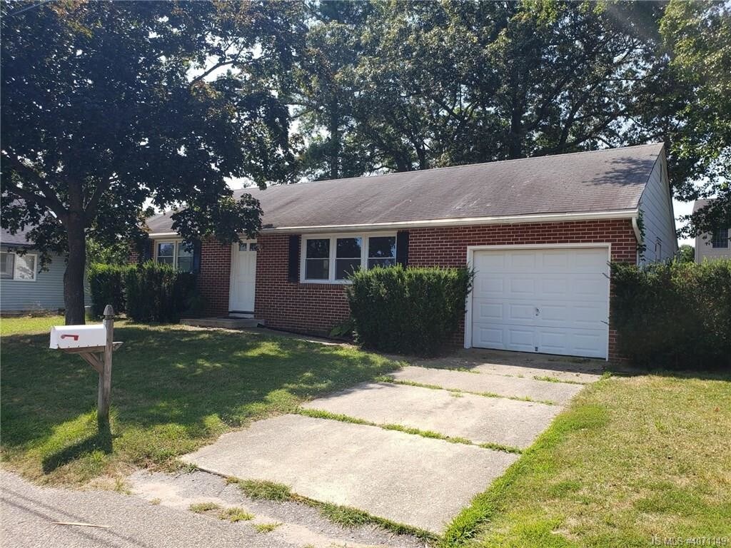 Primary Photo - 64 Baltic Ave