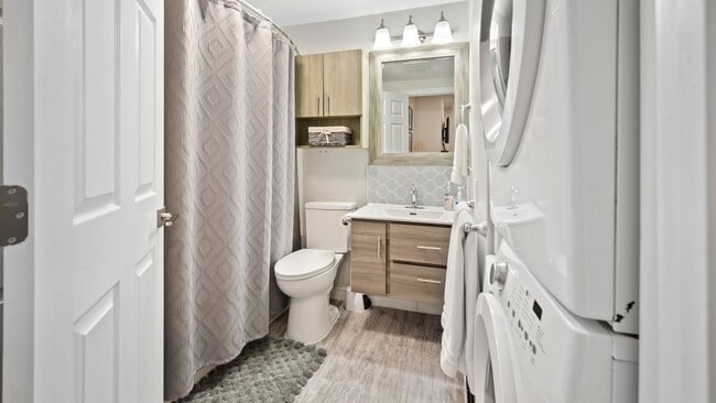 Building Photo - 35 Henry St