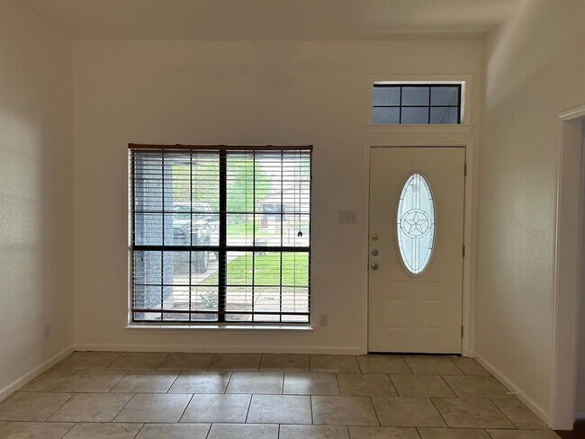 Foto del edificio - 1114 W 3rd St