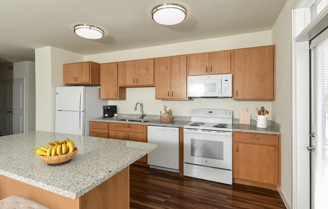 Building Photo - Suncrest Vista at Canyon Trails 55+ Apartm...