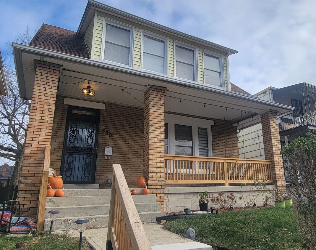 Foto principal - 890 Linwood Ave