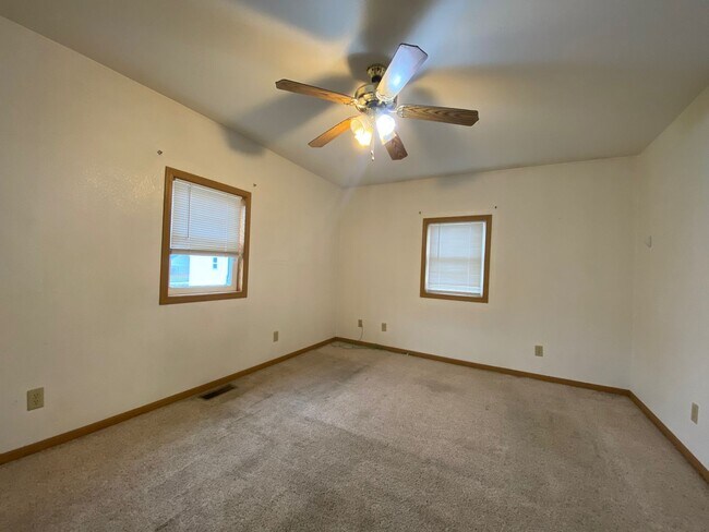 Building Photo - Cute Southside Bungalow $750
