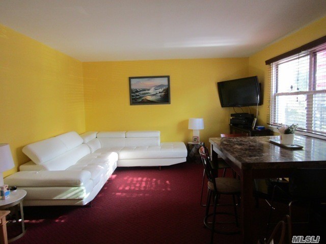 Building Photo - 82-67 Langdale St