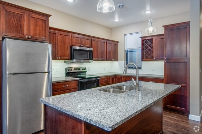 3HAB, 2BA - 1,550 ft² - Devil's Lake Townhomes