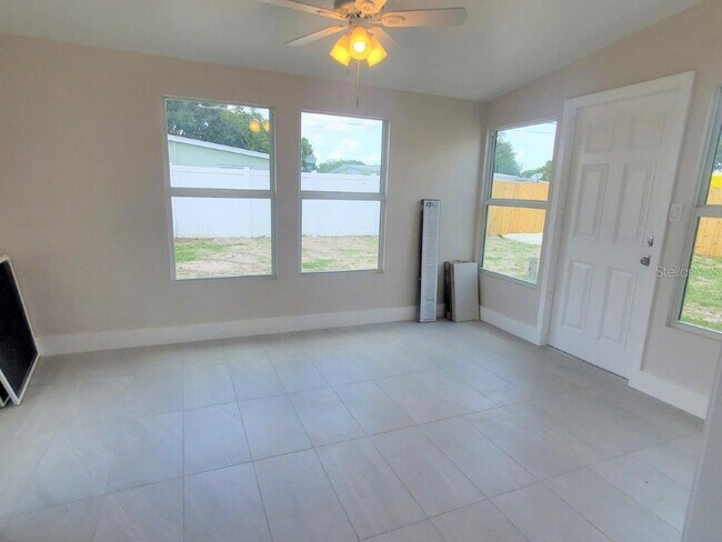 Building Photo - 2377 Starlite Ln