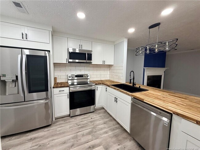Foto del edificio - 392 Bubble Creek Ct