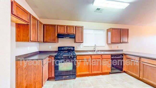 Foto del edificio - 9005 Hidden Spring Ave SW