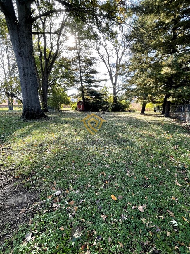 Building Photo - AVAILABLE NOW! Updated, Anderson 2 Bedroom...