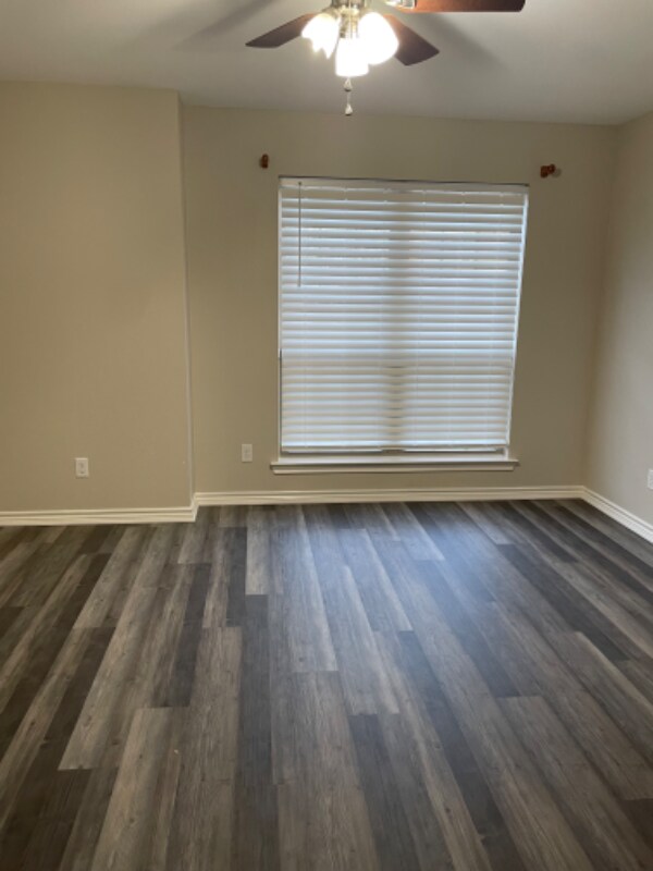 Foto del edificio - 920 W Bond St