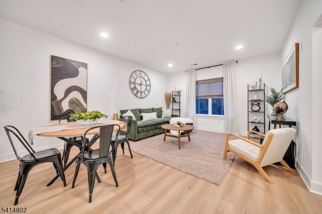 Building Photo - 308 Encampment Ct