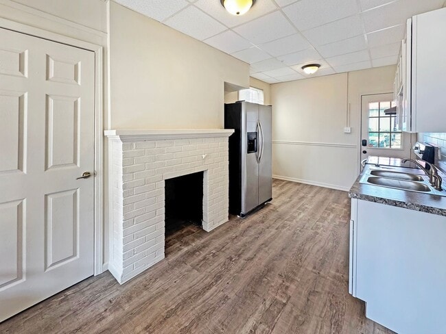 Building Photo - 108-110 N Broad Street