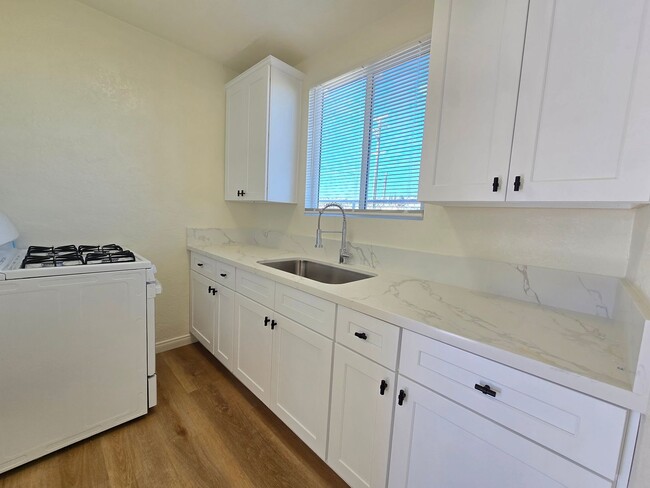 Foto del edificio - MOJAVE, CA , Charming 1-Bedroom, 1-Bathroo...