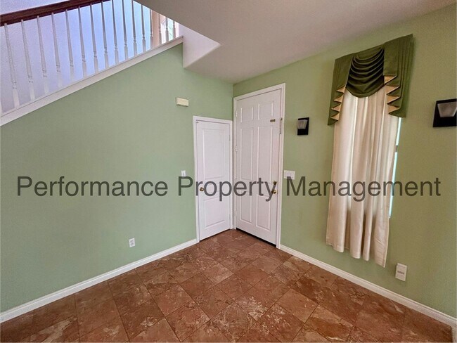 Building Photo - Stunning 5 Bed/3 Bath NW Bakersfield Home ...