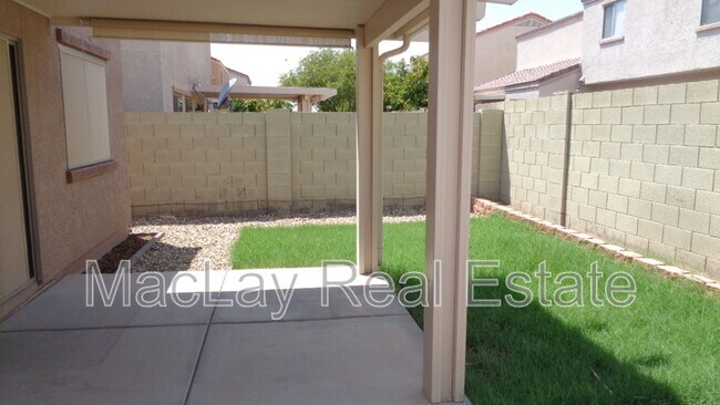 Foto del edificio - 7038 W Mercer Ln