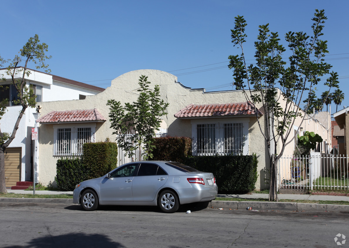 Primary Photo - The Locust Avenue Apartments