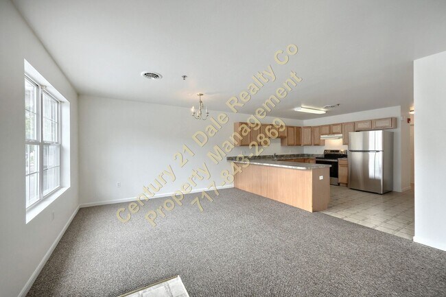 Foto del edificio - Large 2 Bedroom 1 Bath All One Level Apartment in Hellam PA