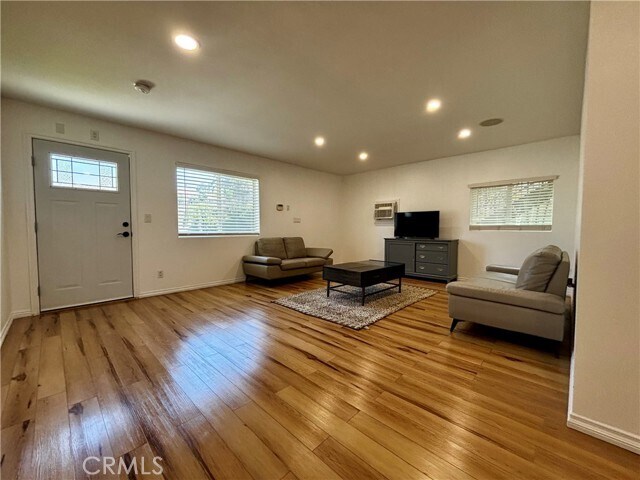 Foto del edificio - 16877 Orangecrest Ct