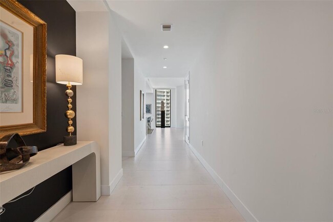 Building Photo - 301 1st St S