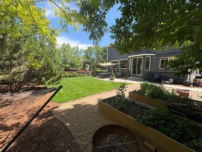 Foto del edificio - High-End 4 Bed 3.5 Bath Home Next to Arapa...