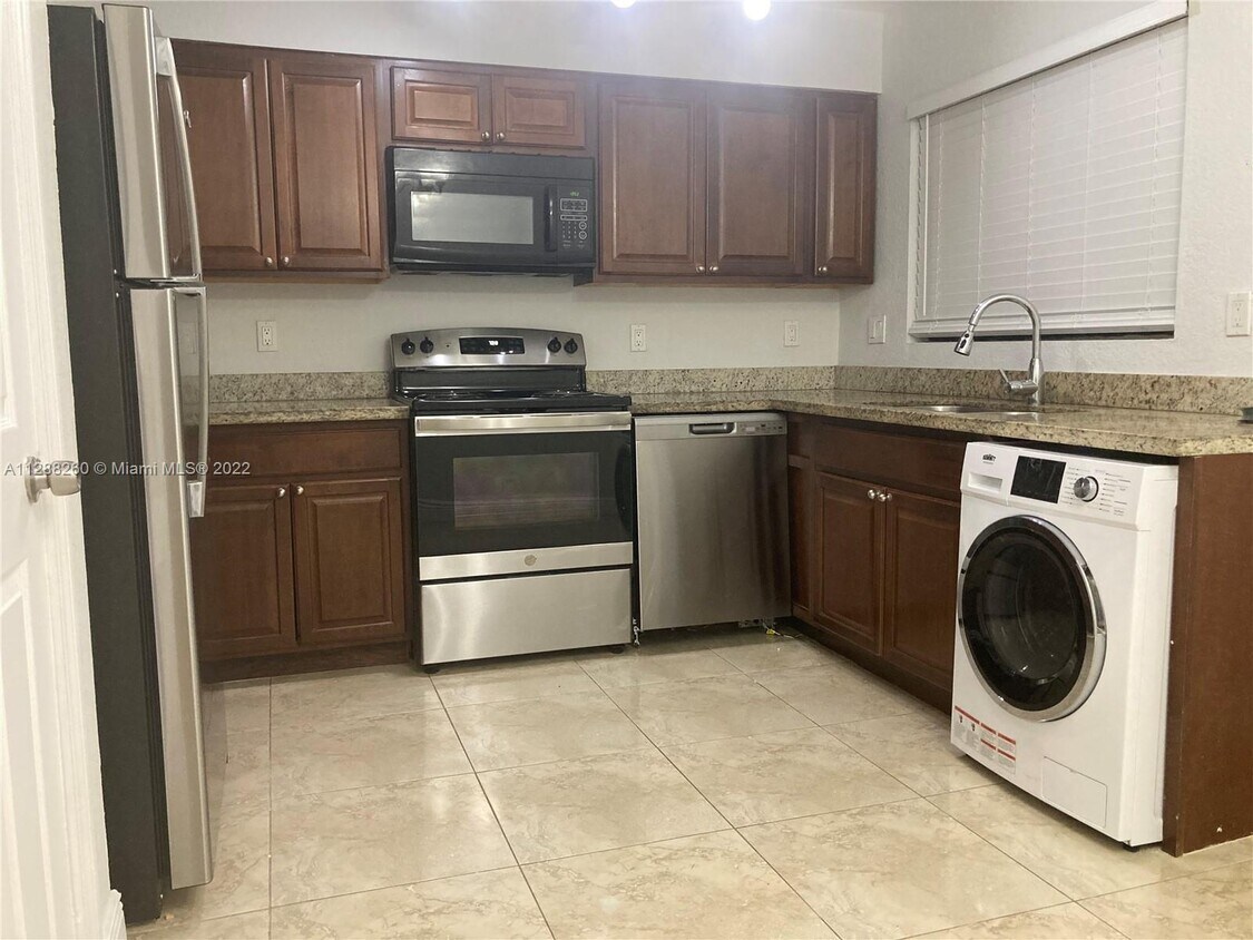 4511 Treehouse Ln Unit 11A, Tamarac, FL 33319 Condo for Rent in