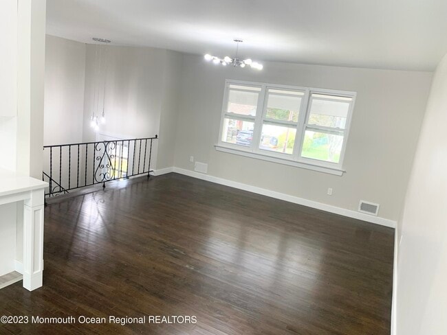 Building Photo - 37 Villanova Dr