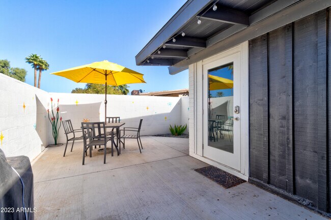 Foto del edificio - 1317 West Myrtle Ave