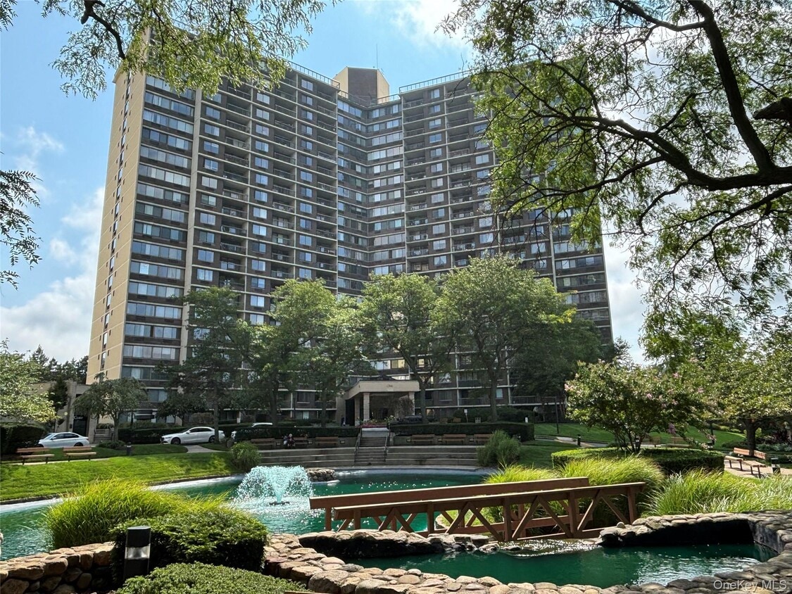 Primary Photo - One Bay Club Dr