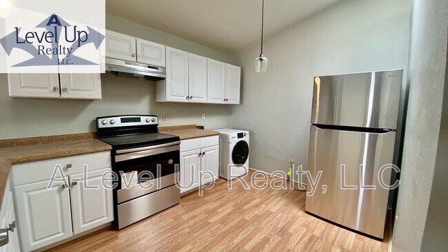 Foto del edificio - 419 E Thoroughbred St