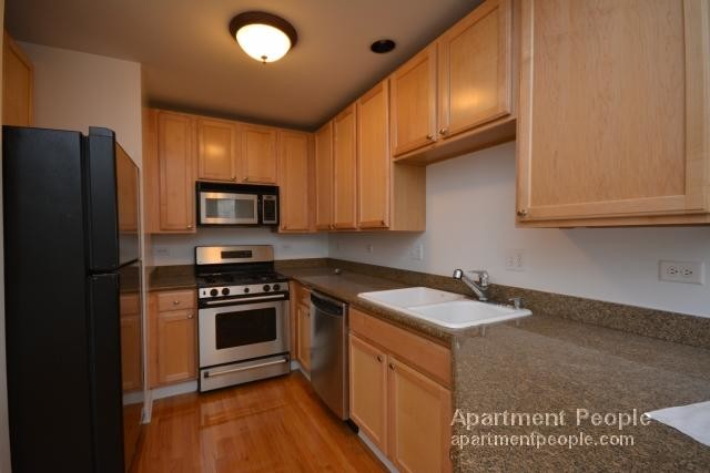 Building Photo - 1816 W Division St