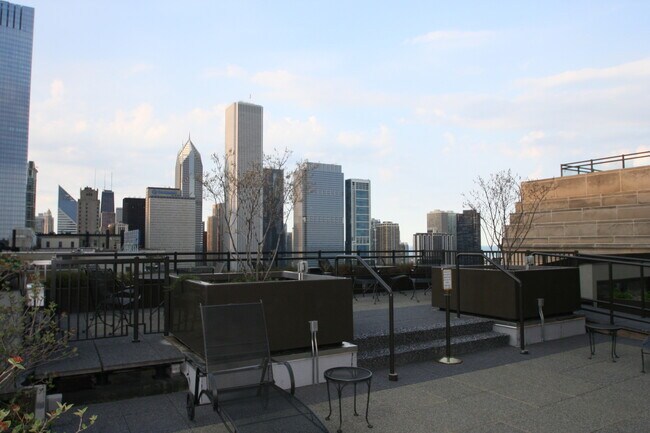 Building Photo - 310 S Michigan Ave