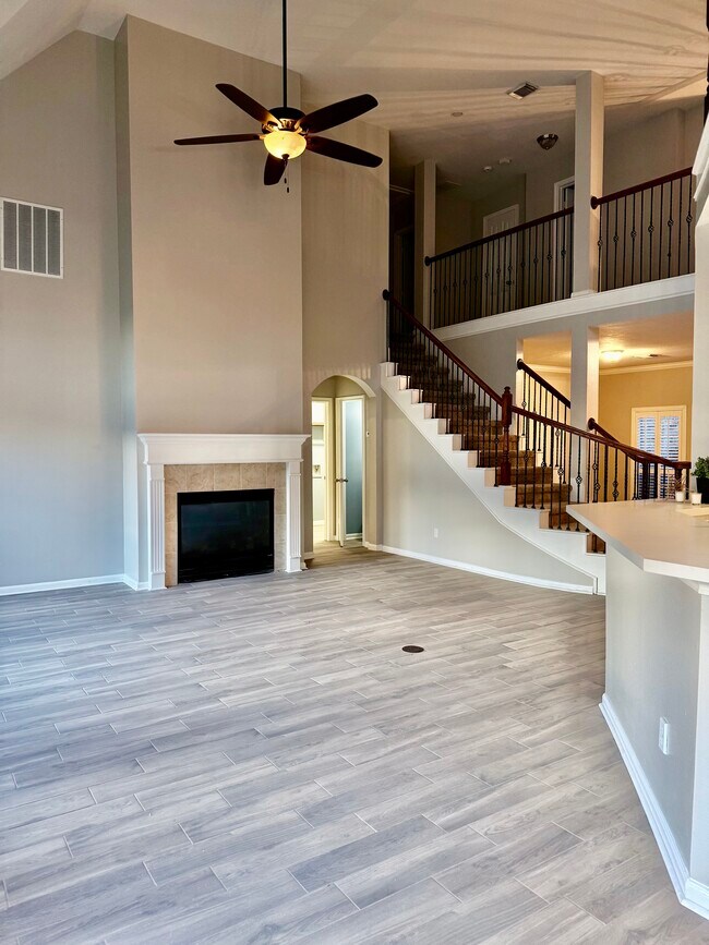 Foto del edificio - 14131 Sandhill Crane Dr