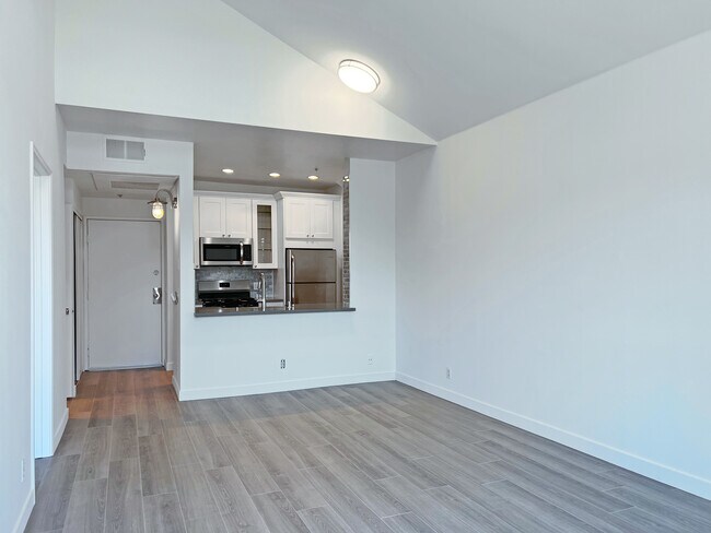 Foto del edificio - 14515 Dickens St