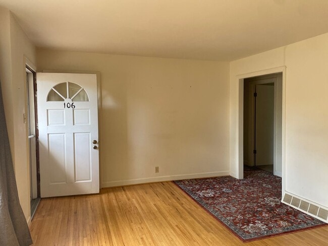 Building Photo - 106 Silver Bluff Rd