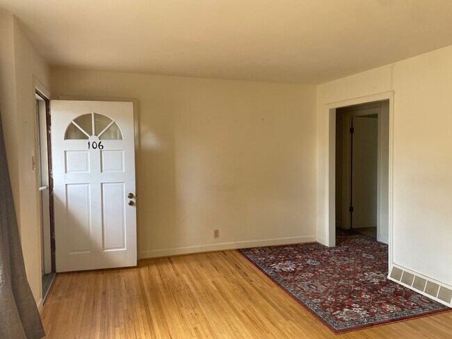Foto del edificio - 106 Silver Bluff Rd