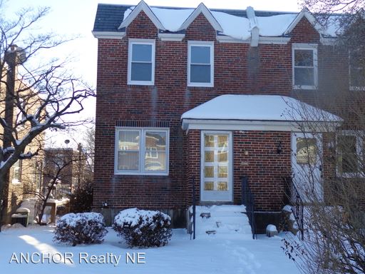 Primary Photo - 1110 Unruh Ave