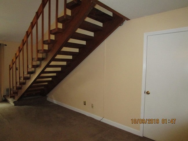 Building Photo - 1058 Golf Villa Way