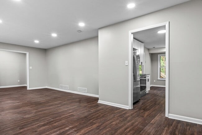 Building Photo - Charming Weatherly Woods Home with In-Law ...