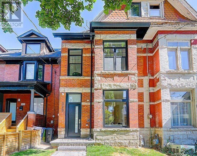 Photo du bâtiment - 329 Clinton St