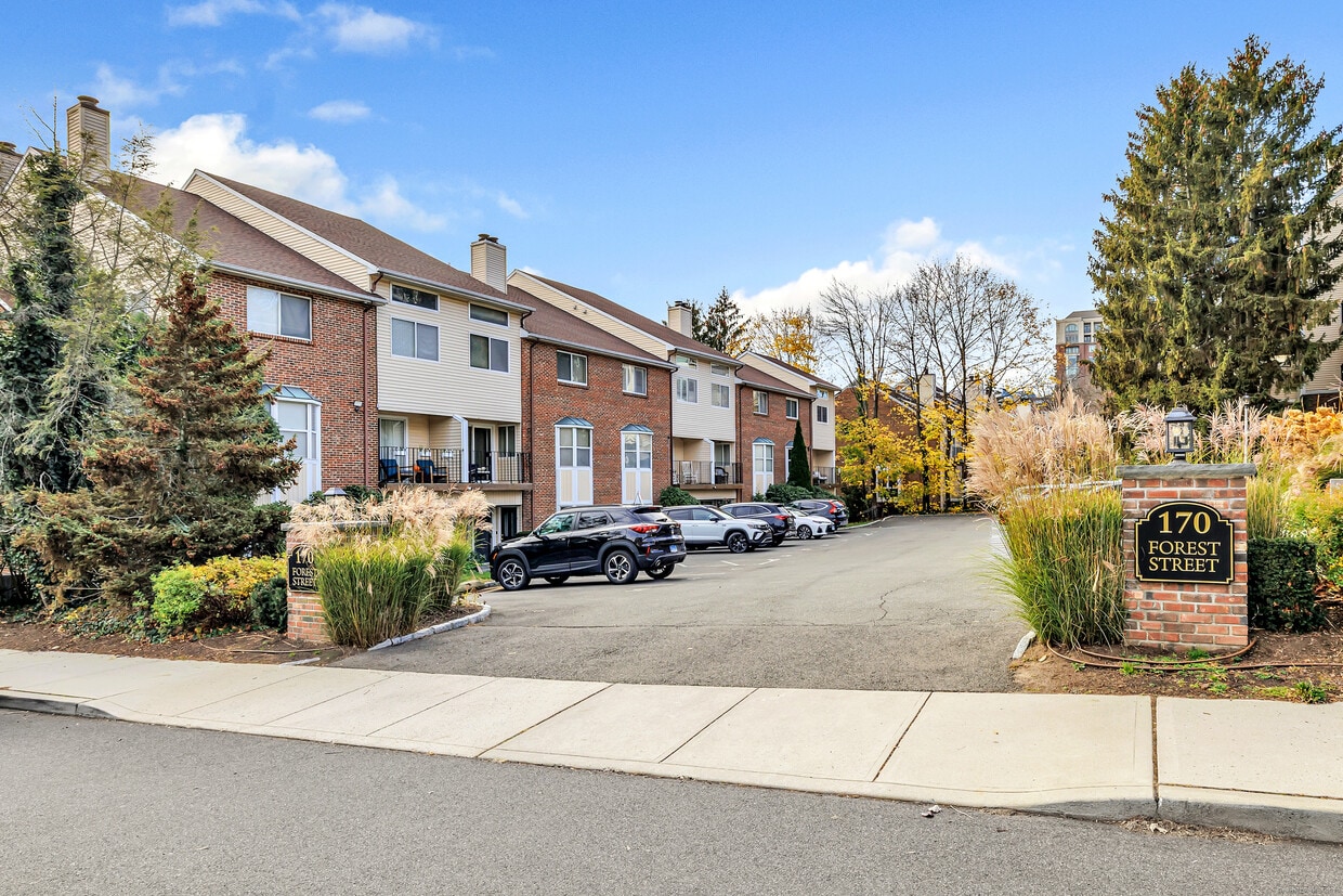 Foto principal - 170 Forest St