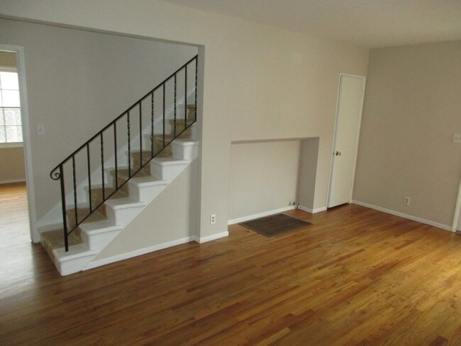 Foto del edificio - 5643 E 2nd St