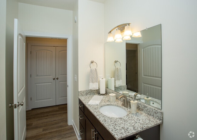 Master Bath - Wynfield Apartments