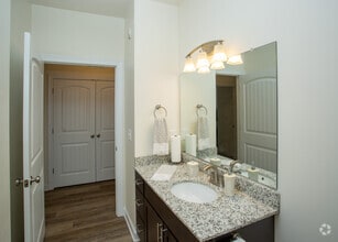 Master Bath - Wynfield Apartments