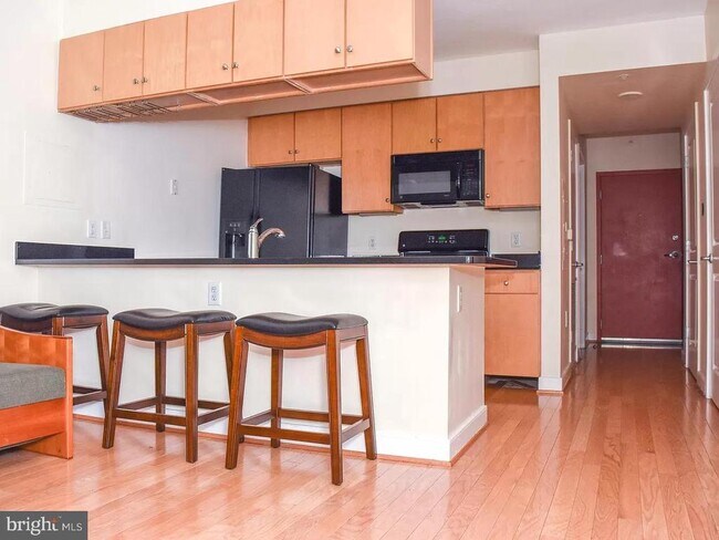 Building Photo - 1117 10th St NW