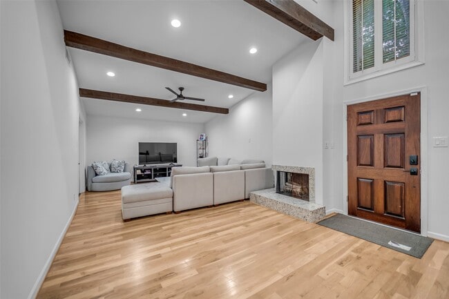 Foto del edificio - 7915 Greenbush St